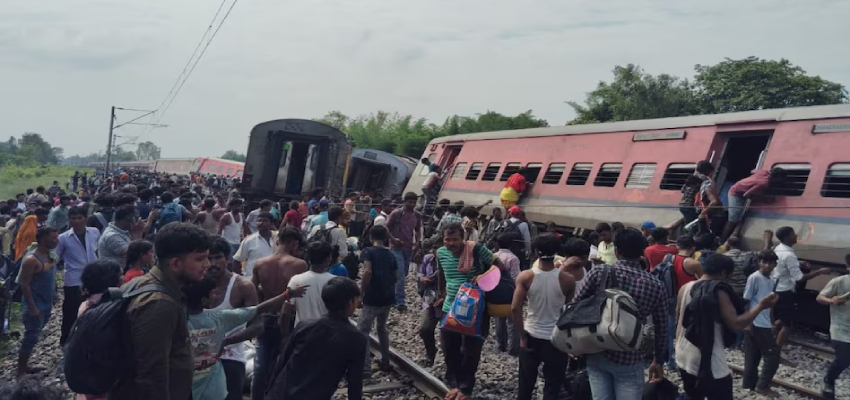 Dibrugarh Express Derailed:  UP के गोंडा में बड़ा ट्रेन हादसा, डिब्रूगढ़ एक्सप्रेस के 12 डिब्बे पटरी से उतरे, अब तक  कई लोगों की मौत